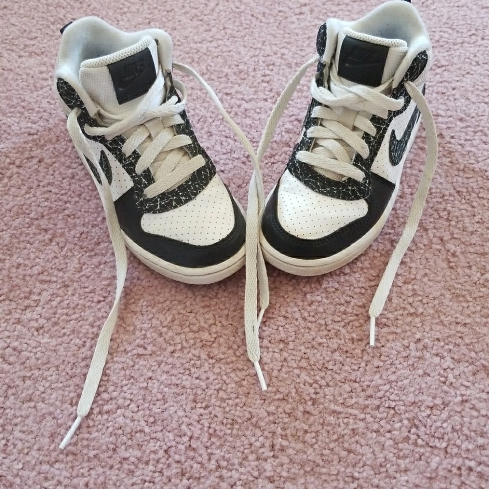 🌺 Boys Nike Shoes